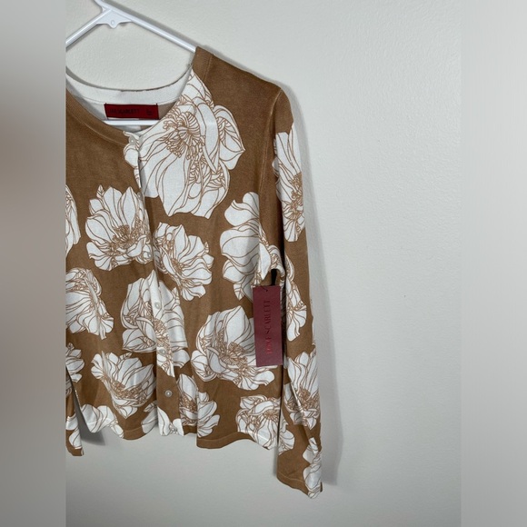 LOVE SCARLETT Blouse Buttons Beige Brown Floral Women's Size M NWT - Picture 3 of 14